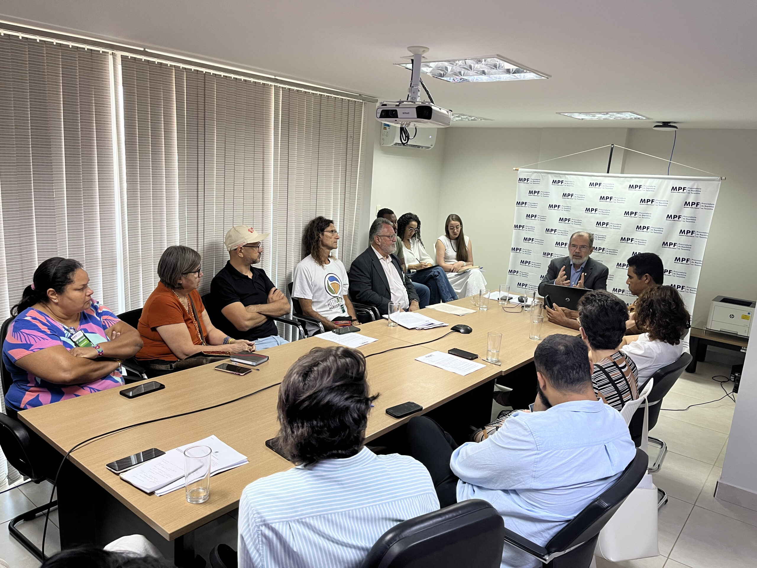 MPF discute denúncias contra REDD+ em reunião com movimentos sociais e Semarh